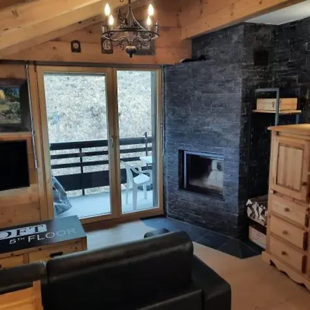 Spacious With Balcony Apartment *